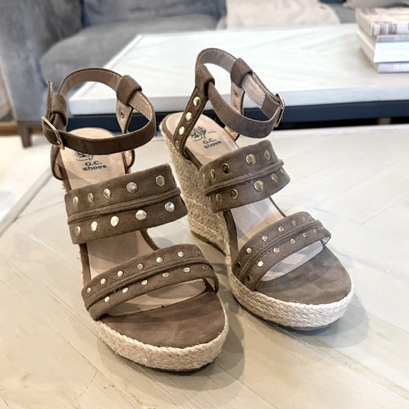 Boutique, Chic, Boho Women's Brown/Tan Wedge Sandals Size 9. - Picture 3 of 14